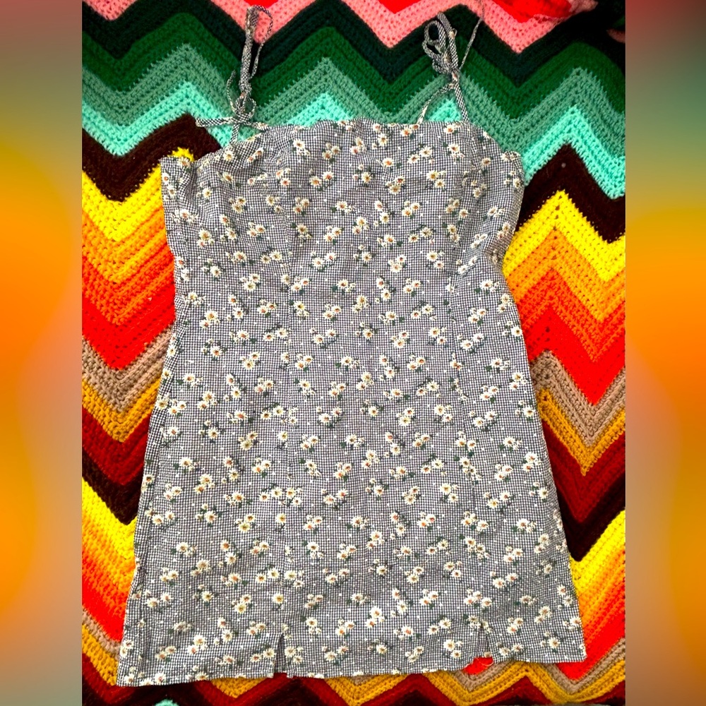 Urban Outfitters A Line Mini Dress in Gingham Daisy Print Size Large